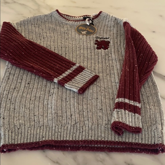 NWT Harry Potter Gryffindor sweater and scarf - Picture 3 of 4